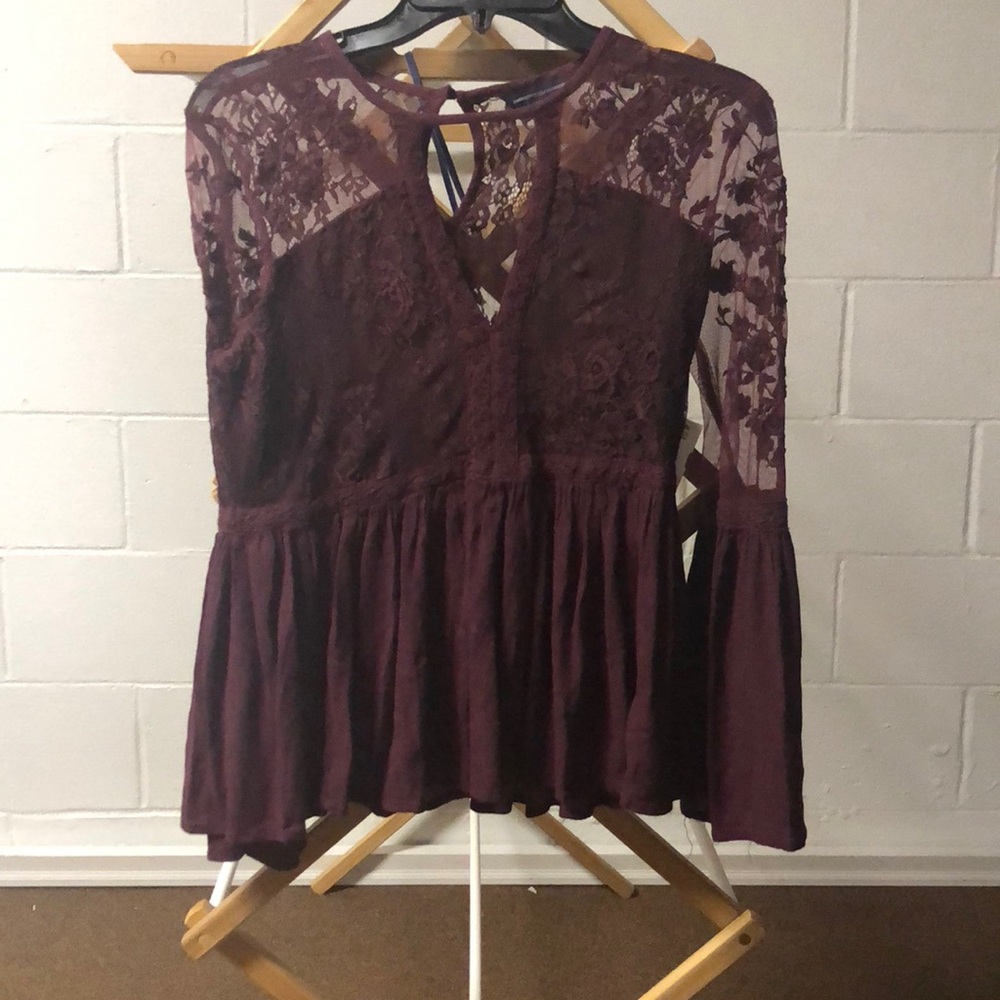 American Eagle lace top